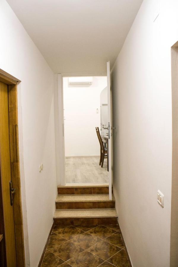 White Orchid Pula Apartment Luaran gambar
